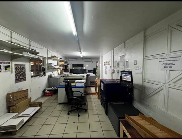 2,397M² WAREHOUSE FOR SALE IN SPRINGFIELD PARK